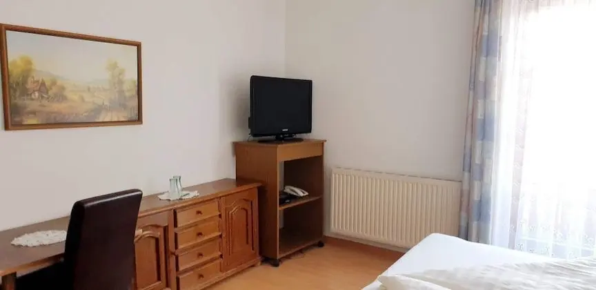 Tek Büyük Yataklı Oda, Balkon, Ek Bina