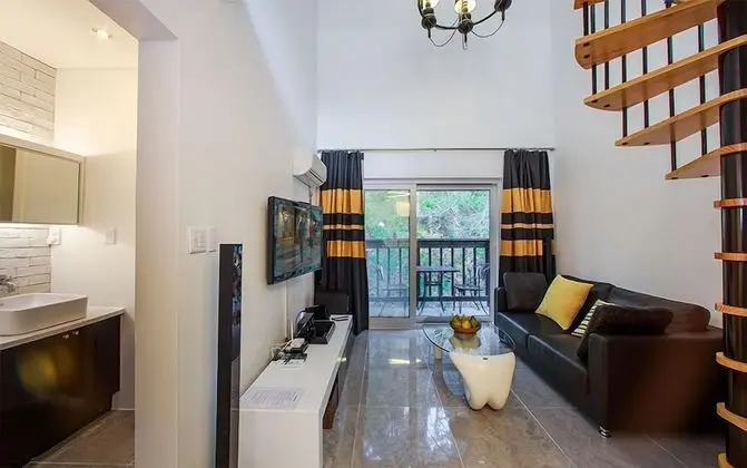 Tek Büyük Yataklı Oda, Avlu Manzaralı, Asma Kat