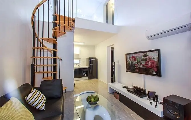 Tek Büyük Yataklı Oda, Avlu Manzaralı, Asma Kat