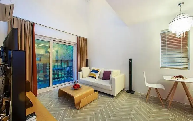 Tek Büyük Yataklı Oda, Avlu Manzaralı, Asma Kat