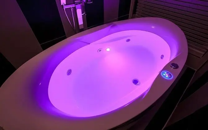 Tek Büyük Yataklı Oda, Avlu Manzaralı, Asma Kat