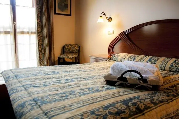 Tek Büyük Yataklı Oda, 1 Çift Kişilik Yatak, Ortak Banyo