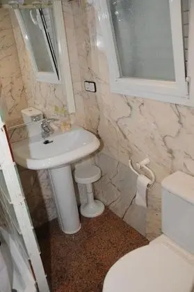 Tek Büyük Yataklı Oda, Ortak Banyo