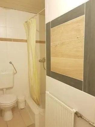 İki Ayrı Yataklı Oda, Özel Banyo (im Flur)