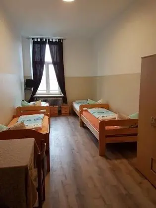 Üç Kişilik Oda