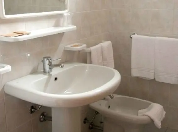 Tek Büyük veya İki Ayrı Yataklı Oda, Balkon