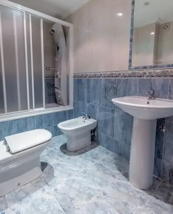 Tek Büyük Yataklı Oda, Ortak Banyo
