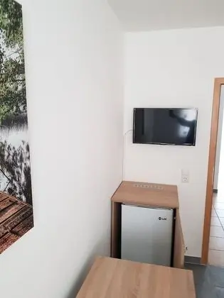 İki Ayrı Yataklı Oda, Ortak Banyo
