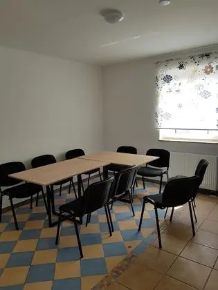 İki Ayrı Yataklı Oda, Ortak Banyo