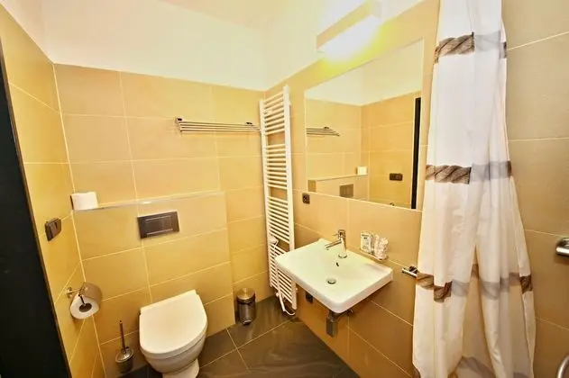 Basic Dört Kişilik Oda, Tepe Manzaralı