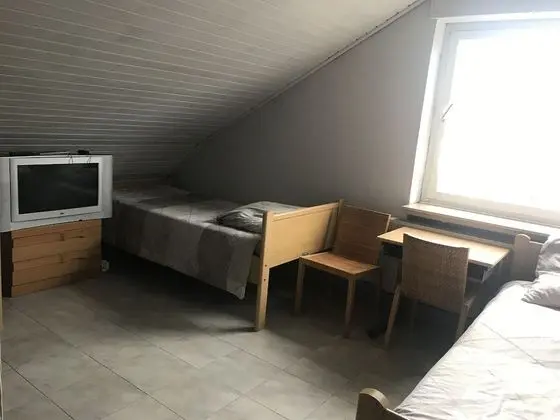 Tek Büyük Yataklı Oda, Ortak Banyo