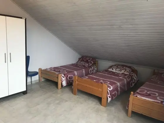 Üç Kişilik Oda, Ortak Banyo