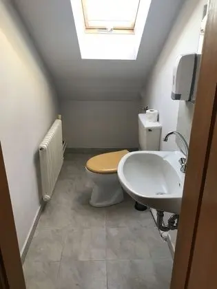Üç Kişilik Oda, Ortak Banyo