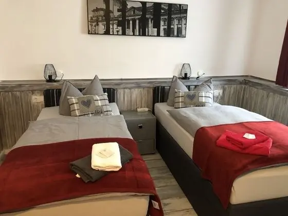 Tek Büyük Yataklı Oda