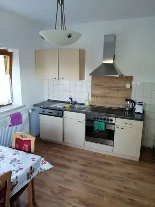 İki Ayrı Yataklı Oda, Ortak Banyo