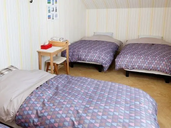 Üç Kişilik Oda, Ortak Banyo (A)