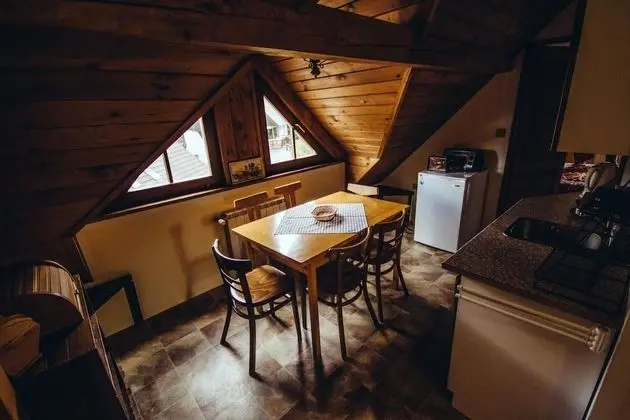 Apart Daire, 3 Yatak Odası, Küçük Mutfak