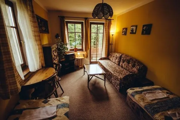 Apart Daire, 3 Yatak Odası, Küçük Mutfak