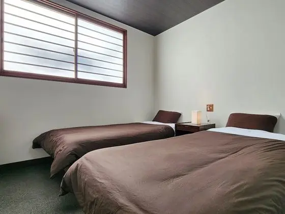 İki Ayrı Yataklı Oda, Sigara İçilmez, Ortak Banyo