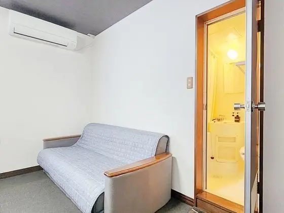 Üç Kişilik Oda, Sigara İçilmez, Özel Banyo
