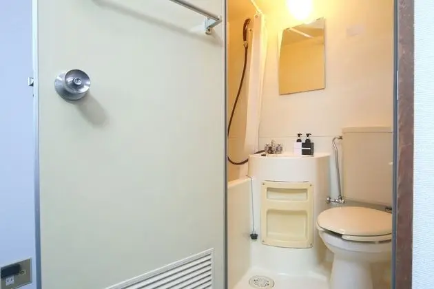 Üç Kişilik Oda, Sigara İçilmez, Özel Banyo