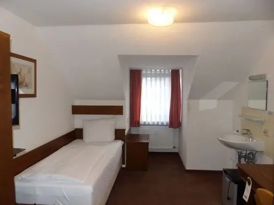 Tek Kişilik Oda, Özel Banyo (Economy Plus)
