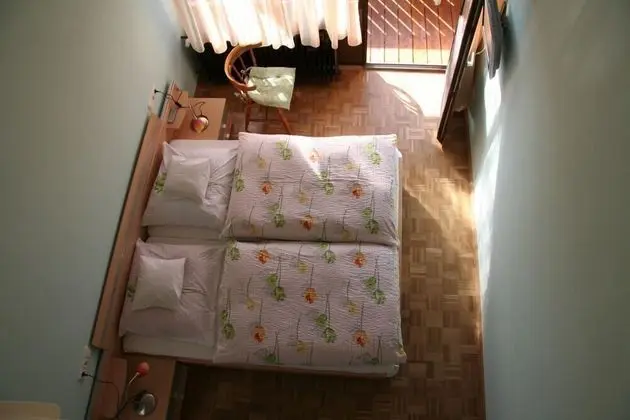 Tek Büyük Yataklı Oda, Balkon