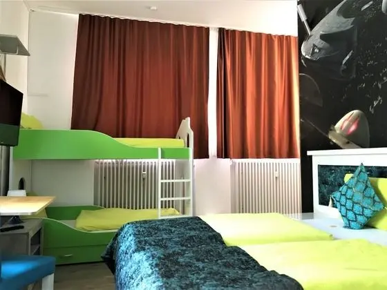 Deluxe Dört Kişilik Oda