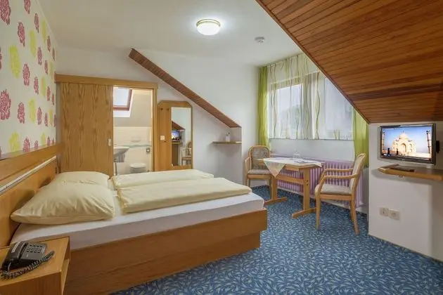 Tek Büyük Yataklı Oda