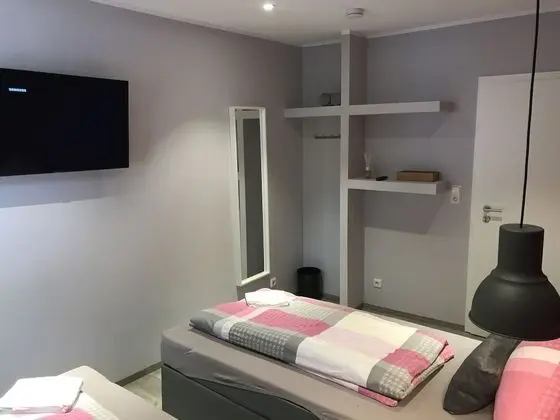 Basic Tek Büyük veya İki Ayrı Yataklı Oda