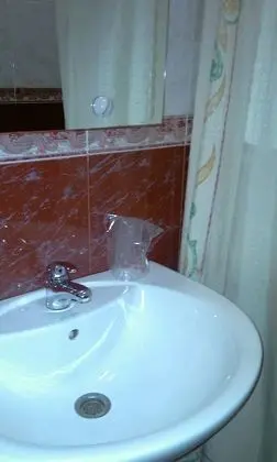 Tek Kişilik Oda, Ortak Banyo