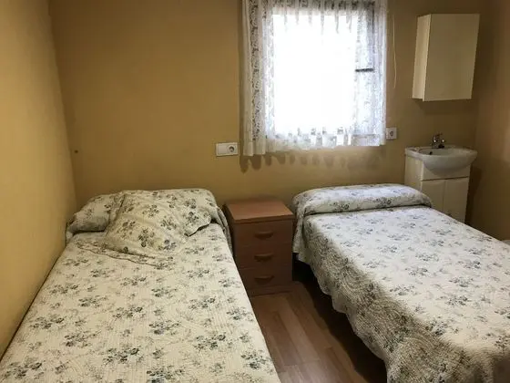 İki Ayrı Yataklı Oda, 2 Tek Kişilik Yatak, Ortak Banyo