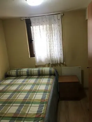 Tek Büyük Yataklı Oda, 1 Çift Kişilik Yatak, Ortak Banyo