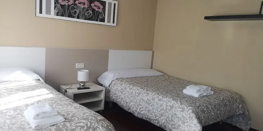 Standard Tek Büyük veya İki Ayrı Yataklı Oda, Ortak Banyo