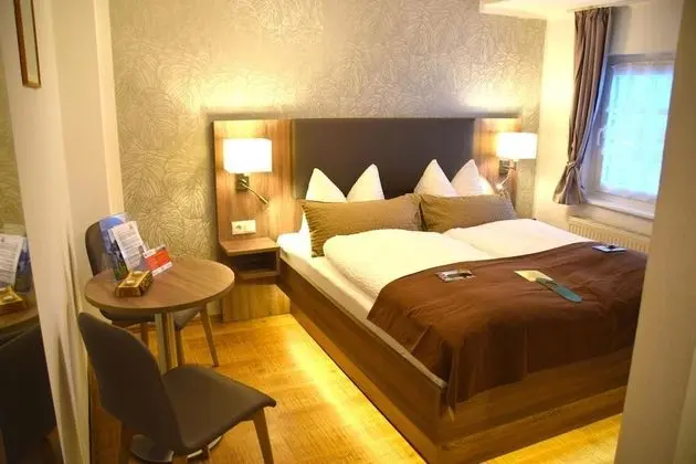 Classic Üç Kişilik Oda