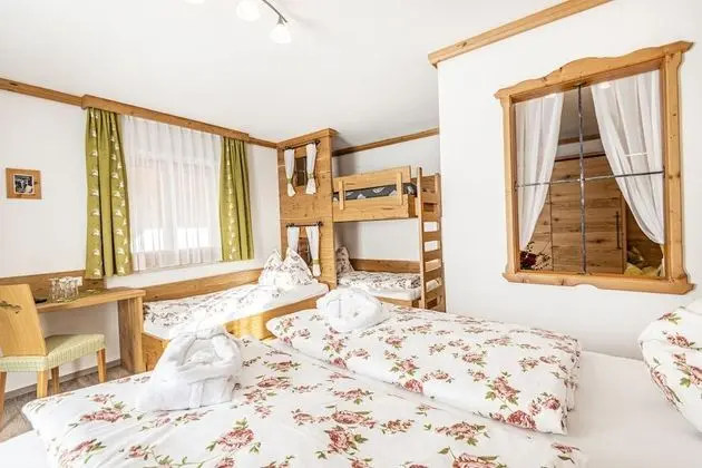 Comfort Dört Kişilik Oda, 1 Çift Kişilik Yatak, Balkon, Dağ Manzaralı