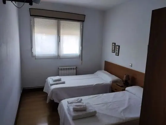 Tek Büyük Yataklı Oda (sink in the room)