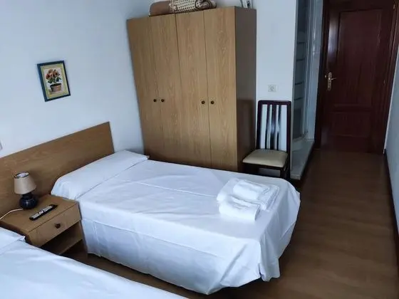 Tek Büyük Yataklı Oda (sink in the room)