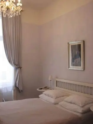Economy Tek Büyük Yataklı Oda, Ortak Banyo