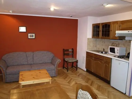 Stüdyo (Apartment)