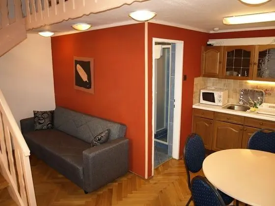 Stüdyo (Apartment)