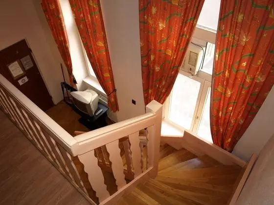 Stüdyo (Apartment)