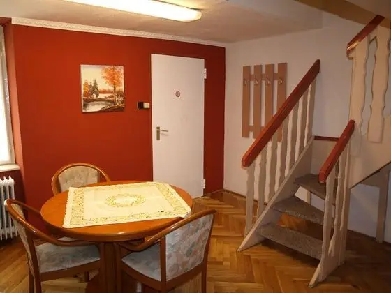 Stüdyo, Avlu (Apartment)