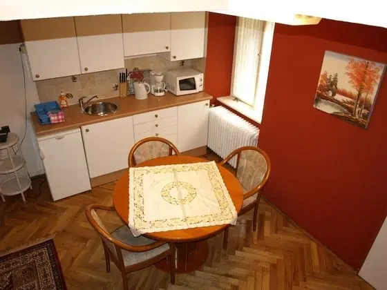 Stüdyo, Avlu (Apartment)