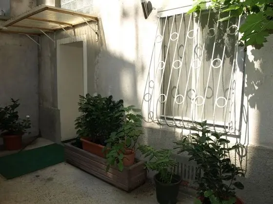 Stüdyo, Avlu (Apartment)