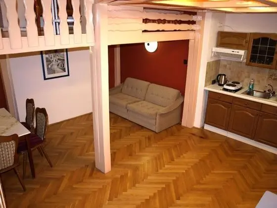 Stüdyo, Avlu (Apartment)