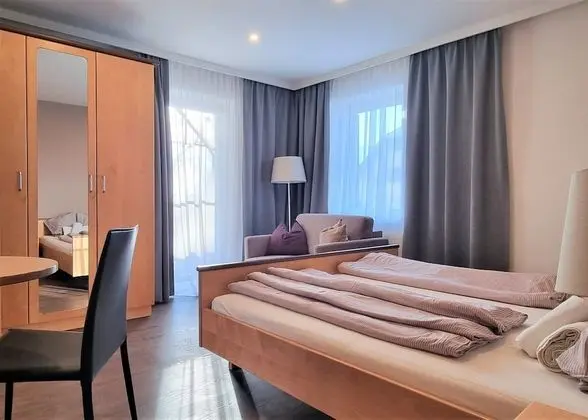 Classic Tek Büyük Yataklı Oda, Park Manzaralı, Bahçeli