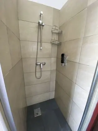 Üç Kişilik Oda, Banyolu/Duşlu (Nr. 3)