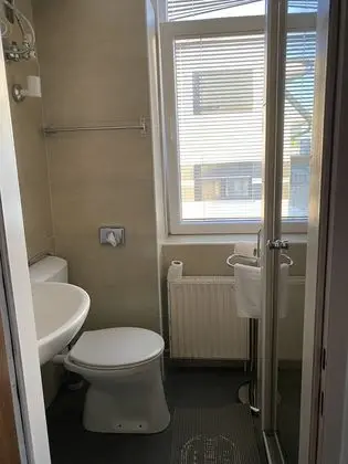 Üç Kişilik Oda, Banyolu/Duşlu (Nr. 3)