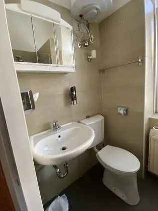 Üç Kişilik Oda, Banyolu/Duşlu (Nr. 3)